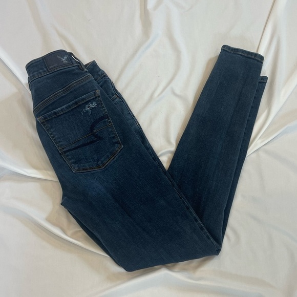 American Eagle Outfitter Super Stretch Distressed/Ripped Jeans Size 4 - Picture 11 of 15